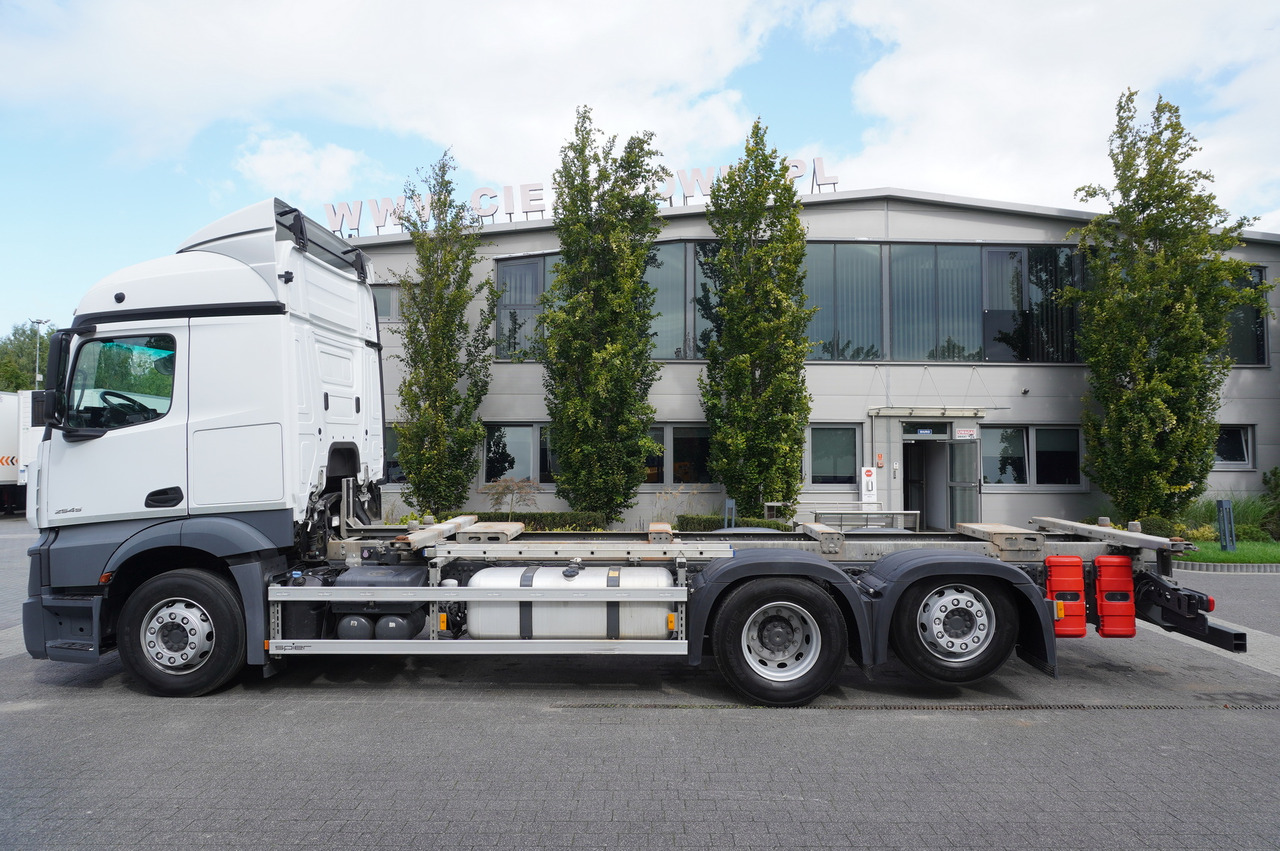MERCEDES-BENZ Actros 2545 6×2 MP5 / Full ADR / 2 units - Konttialus/ Vaihtokuormatilat kuorma-auto: kuva MERCEDES-BENZ Actros 2545 6×2 MP5 / Full ADR / 2 units - Konttialus/ Vaihtokuormatilat kuorma-auto MERCEDES-BENZ Actros 2545 6×2 MP5 / Full ADR / 2 units - Konttialus/ Vaihtokuormatilat kuorma-auto: kuva MERCEDES-BENZ Actros 2545 6×2 MP5 / Full ADR / 2 units - Konttialus/ Vaihtokuormatilat kuorma-auto