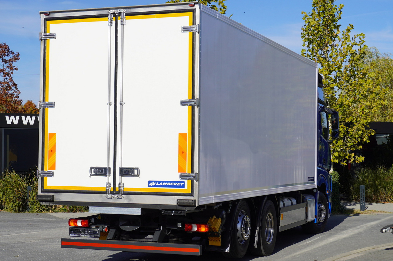MERCEDES-BENZ Actros 2548 E6 / GIGA / Cab Lounge chair / Lamberet Refrigerator / Carrier Supra 950 - Refrigeraattori kuorma-auto: kuva MERCEDES-BENZ Actros 2548 E6 / GIGA / Cab Lounge chair / Lamberet Refrigerator / Carrier Supra 950 - Refrigeraattori kuorma-auto MERCEDES-BENZ Actros 2548 E6 / GIGA / Cab Lounge chair / Lamberet Refrigerator / Carrier Supra 950 - Refrigeraattori kuorma-auto: kuva MERCEDES-BENZ Actros 2548 E6 / GIGA / Cab Lounge chair / Lamberet Refrigerator / Carrier Supra 950 - Refrigeraattori kuorma-auto
