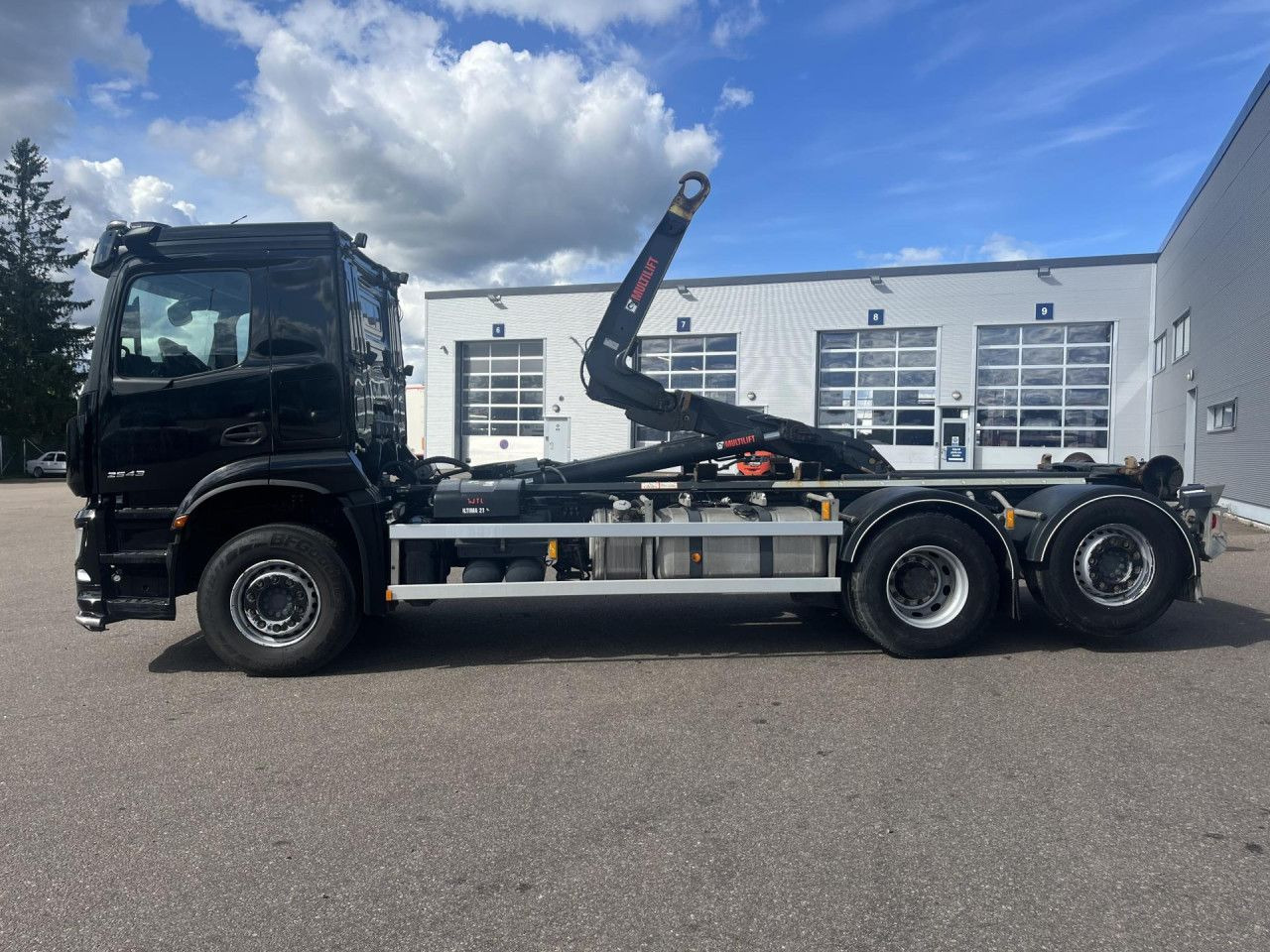 MERCEDES-BENZ Arocs 2543 6x2*4 / 21t Hooklift HIAB ULT21Z56 / 2022 - Koukkulava kuorma-auto: kuva MERCEDES-BENZ Arocs 2543 6x2*4 / 21t Hooklift HIAB ULT21Z56 / 2022 - Koukkulava kuorma-auto MERCEDES-BENZ Arocs 2543 6x2*4 / 21t Hooklift HIAB ULT21Z56 / 2022 - Koukkulava kuorma-auto: kuva MERCEDES-BENZ Arocs 2543 6x2*4 / 21t Hooklift HIAB ULT21Z56 / 2022 - Koukkulava kuorma-auto