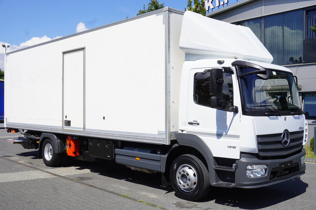 MERCEDES-BENZ Atego 1318 E6 / 20 pallet container / lift / 90 thousand km !!! - Umpikori kuorma-auto: kuva MERCEDES-BENZ Atego 1318 E6 / 20 pallet container / lift / 90 thousand km !!! - Umpikori kuorma-auto MERCEDES-BENZ Atego 1318 E6 / 20 pallet container / lift / 90 thousand km !!! - Umpikori kuorma-auto: kuva MERCEDES-BENZ Atego 1318 E6 / 20 pallet container / lift / 90 thousand km !!! - Umpikori kuorma-auto