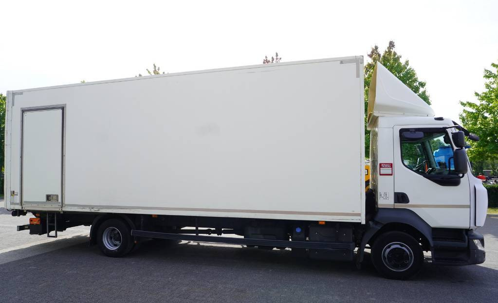 RENAULT D12 E6 / Container 18 pallets / tail lift - Umpikori kuorma-auto: kuva RENAULT D12 E6 / Container 18 pallets / tail lift - Umpikori kuorma-auto RENAULT D12 E6 / Container 18 pallets / tail lift - Umpikori kuorma-auto: kuva RENAULT D12 E6 / Container 18 pallets / tail lift - Umpikori kuorma-auto