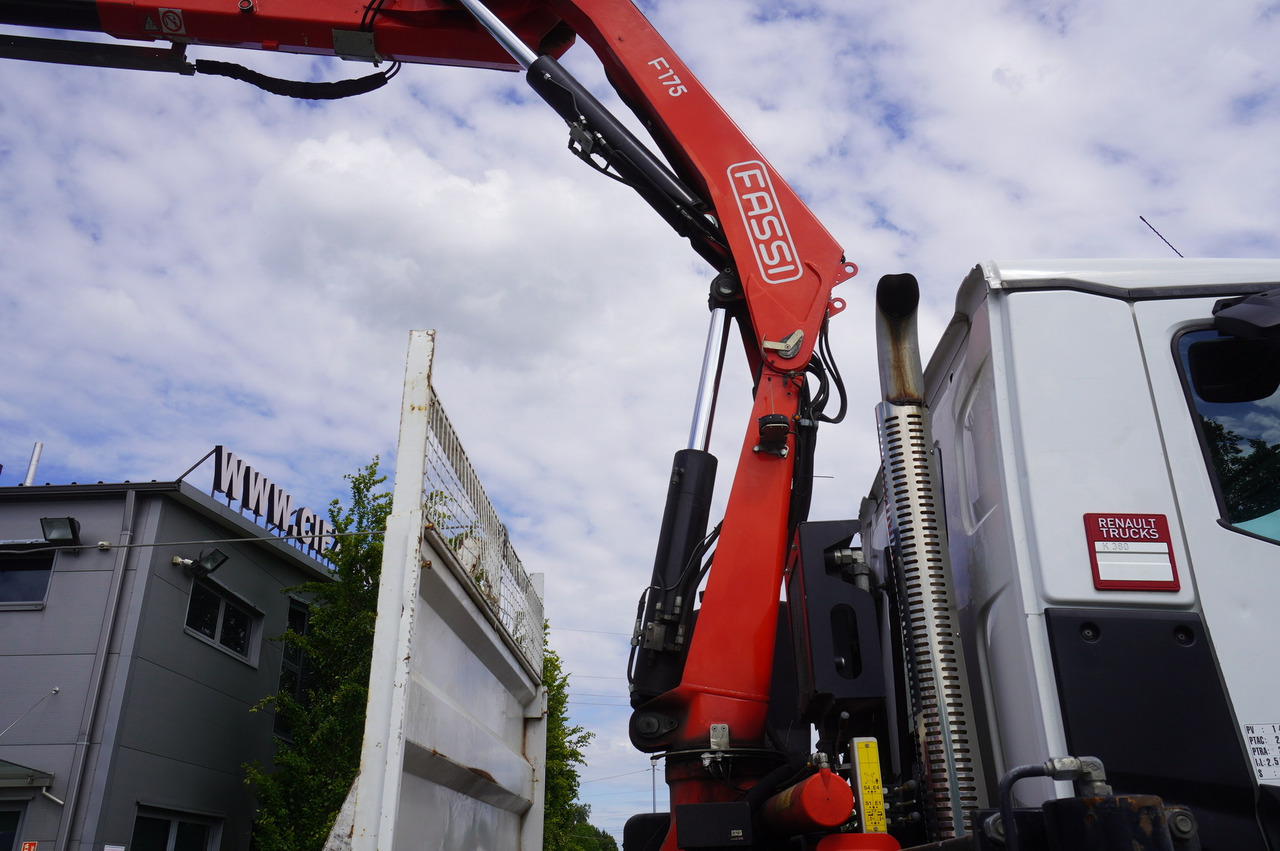 Lava-kuorma-auto, Nosturiauto RENAULT K380 6x4 / FASSI F175 crane 7.85 t / 120 thousand km: kuva Lava-kuorma-auto, Nosturiauto RENAULT K380 6x4 / FASSI F175 crane 7.85 t / 120 thousand km