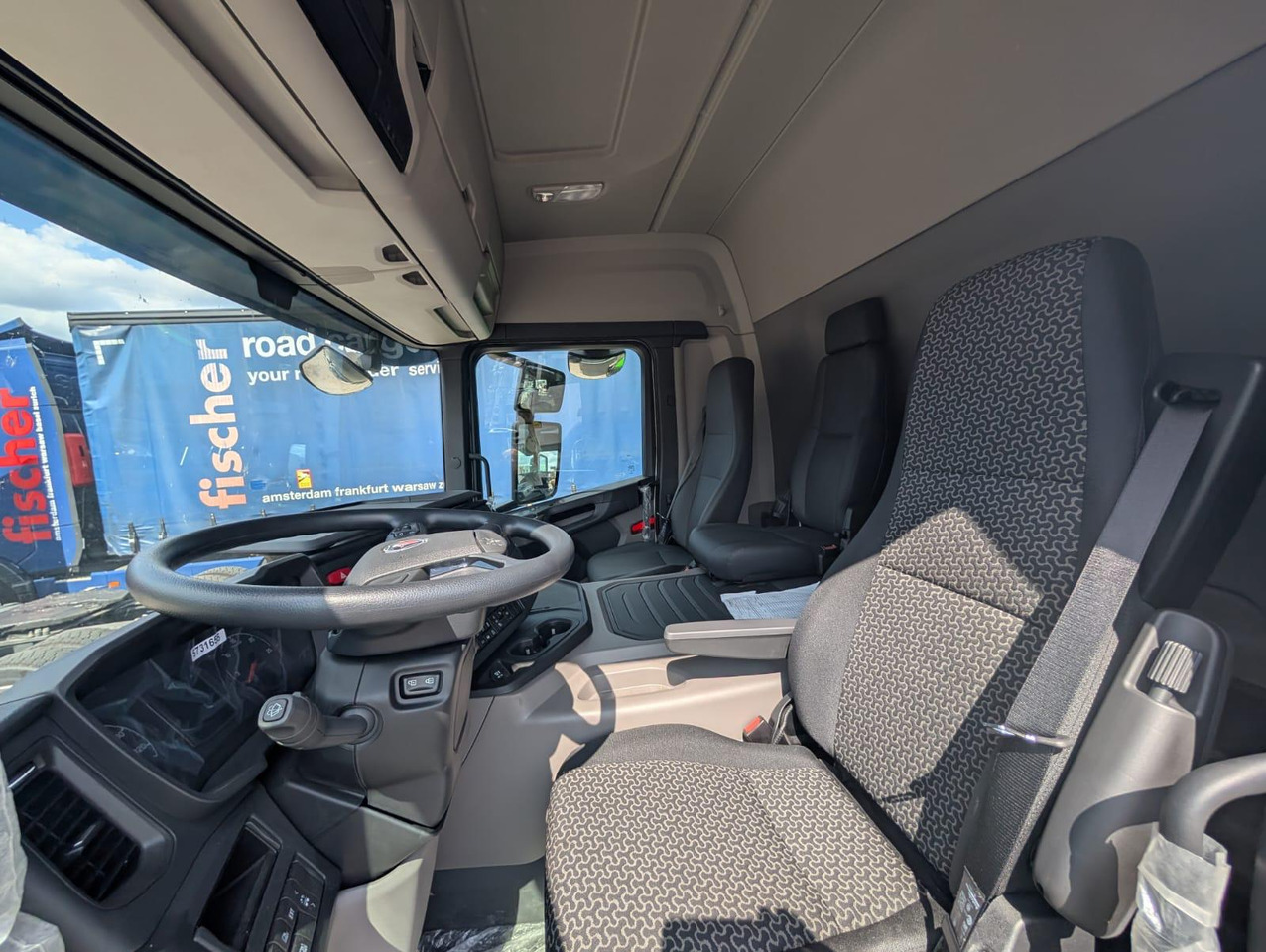 SCANIA P 340 B6x2*4NA / chassis frame / steering axle / CNG / large cab / 8 units - Kuorma-auto alusta: kuva SCANIA P 340 B6x2*4NA / chassis frame / steering axle / CNG / large cab / 8 units - Kuorma-auto alusta SCANIA P 340 B6x2*4NA / chassis frame / steering axle / CNG / large cab / 8 units - Kuorma-auto alusta: kuva SCANIA P 340 B6x2*4NA / chassis frame / steering axle / CNG / large cab / 8 units - Kuorma-auto alusta