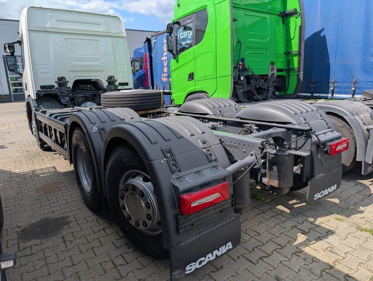 SCANIA P 340 B6x2*4NA / chassis frame / steering axle / CNG / large cab / 8 units - Kuorma-auto alusta: kuva SCANIA P 340 B6x2*4NA / chassis frame / steering axle / CNG / large cab / 8 units - Kuorma-auto alusta SCANIA P 340 B6x2*4NA / chassis frame / steering axle / CNG / large cab / 8 units - Kuorma-auto alusta: kuva SCANIA P 340 B6x2*4NA / chassis frame / steering axle / CNG / large cab / 8 units - Kuorma-auto alusta