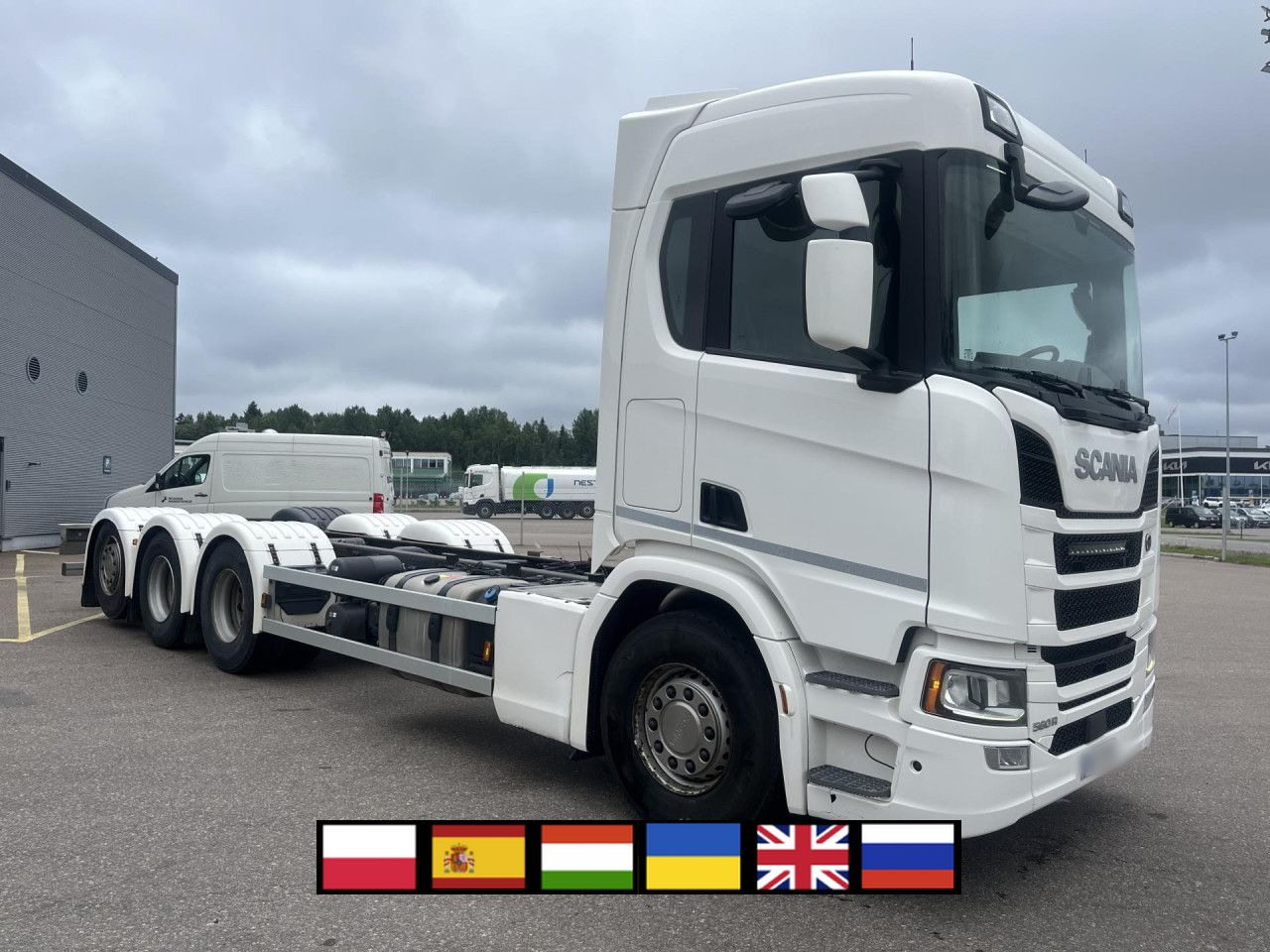 SCANIA R560 B8x4*4 / Chassis / sleeper cab / Power take-off - Nosturiauto: kuva SCANIA R560 B8x4*4 / Chassis / sleeper cab / Power take-off - Nosturiauto SCANIA R560 B8x4*4 / Chassis / sleeper cab / Power take-off - Nosturiauto: kuva SCANIA R560 B8x4*4 / Chassis / sleeper cab / Power take-off - Nosturiauto