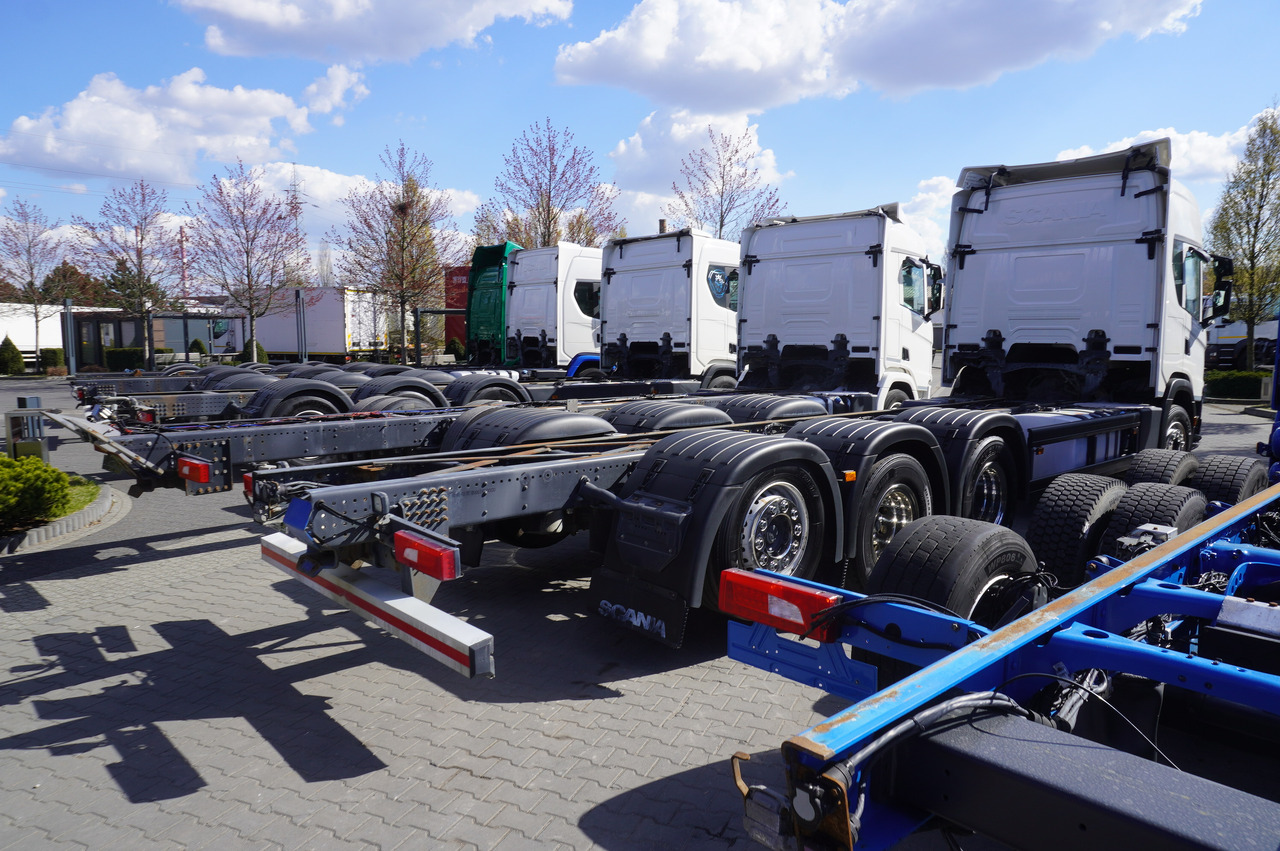 SCANIA R650 V8 / 650 HP/ frame 8.8 m / steered 4th axis / 20 units - Kuorma-auto alusta: kuva SCANIA R650 V8 / 650 HP/ frame 8.8 m / steered 4th axis / 20 units - Kuorma-auto alusta SCANIA R650 V8 / 650 HP/ frame 8.8 m / steered 4th axis / 20 units - Kuorma-auto alusta: kuva SCANIA R650 V8 / 650 HP/ frame 8.8 m / steered 4th axis / 20 units - Kuorma-auto alusta