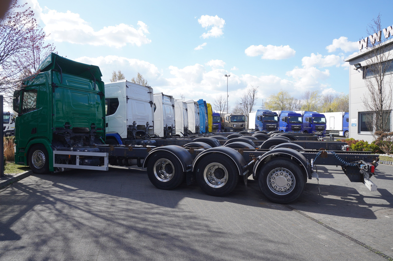SCANIA R650 V8 / 650 HP/ frame 8.8 m / steered 4th axis / 20 units - Nosturiauto: kuva SCANIA R650 V8 / 650 HP/ frame 8.8 m / steered 4th axis / 20 units - Nosturiauto SCANIA R650 V8 / 650 HP/ frame 8.8 m / steered 4th axis / 20 units - Nosturiauto: kuva SCANIA R650 V8 / 650 HP/ frame 8.8 m / steered 4th axis / 20 units - Nosturiauto