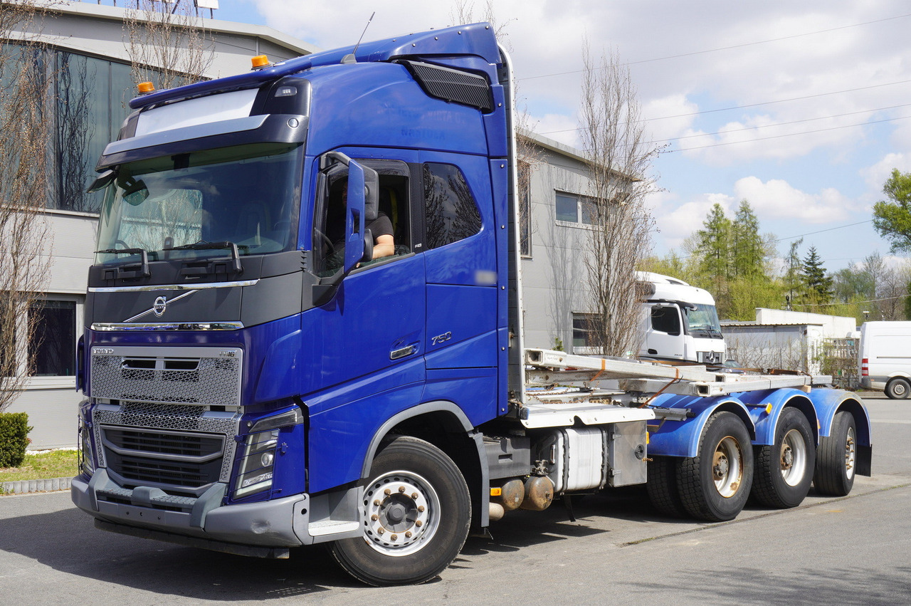 VOLVO FH16 750 8x4 / 750 HP! / 20 t load capacity / stanchion superstructure - Kuorma-auto alusta: kuva VOLVO FH16 750 8x4 / 750 HP! / 20 t load capacity / stanchion superstructure - Kuorma-auto alusta VOLVO FH16 750 8x4 / 750 HP! / 20 t load capacity / stanchion superstructure - Kuorma-auto alusta: kuva VOLVO FH16 750 8x4 / 750 HP! / 20 t load capacity / stanchion superstructure - Kuorma-auto alusta