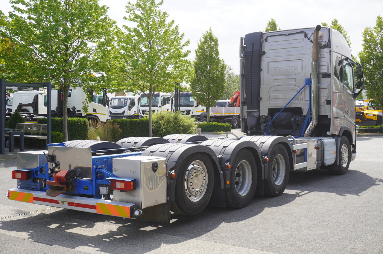 VOLVO FH16 750 8x4x4 / 750 HP! / Frame 685 cm / Steered 4th axle - Kuorma-auto alusta: kuva VOLVO FH16 750 8x4x4 / 750 HP! / Frame 685 cm / Steered 4th axle - Kuorma-auto alusta VOLVO FH16 750 8x4x4 / 750 HP! / Frame 685 cm / Steered 4th axle - Kuorma-auto alusta: kuva VOLVO FH16 750 8x4x4 / 750 HP! / Frame 685 cm / Steered 4th axle - Kuorma-auto alusta