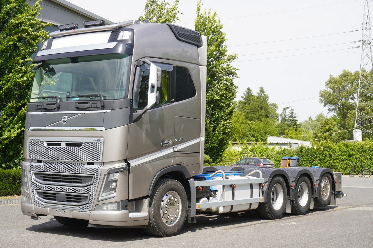 VOLVO FH16 750 8x4x4 / 750 HP! / Frame 685 cm / Steered 4th axle - Kuorma-auto alusta: kuva VOLVO FH16 750 8x4x4 / 750 HP! / Frame 685 cm / Steered 4th axle - Kuorma-auto alusta VOLVO FH16 750 8x4x4 / 750 HP! / Frame 685 cm / Steered 4th axle - Kuorma-auto alusta: kuva VOLVO FH16 750 8x4x4 / 750 HP! / Frame 685 cm / Steered 4th axle - Kuorma-auto alusta