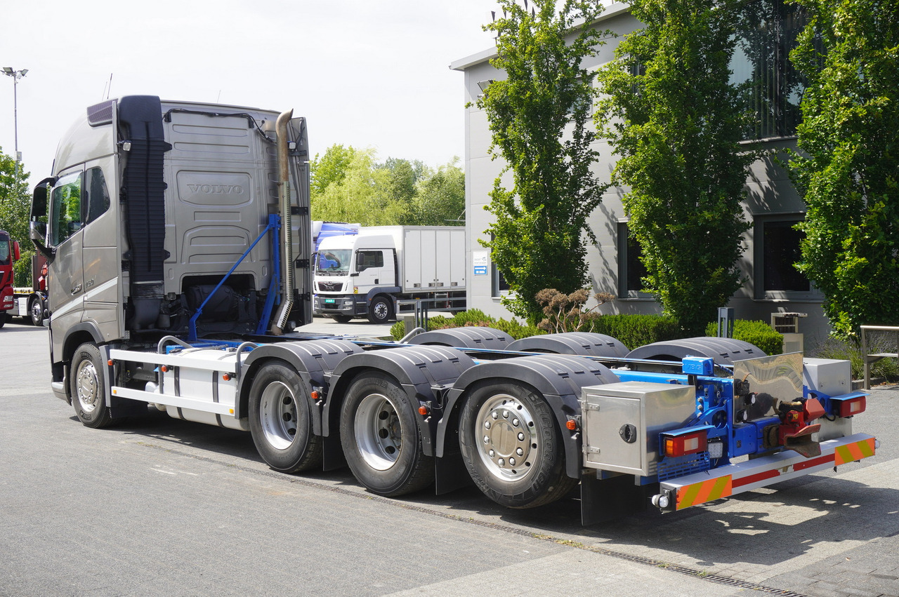 VOLVO Volvo FH16 750 8x4x4 / 750 HP! / Frame 685 cm / Steered 4th axle - Nosturiauto: kuva VOLVO Volvo FH16 750 8x4x4 / 750 HP! / Frame 685 cm / Steered 4th axle - Nosturiauto VOLVO Volvo FH16 750 8x4x4 / 750 HP! / Frame 685 cm / Steered 4th axle - Nosturiauto: kuva VOLVO Volvo FH16 750 8x4x4 / 750 HP! / Frame 685 cm / Steered 4th axle - Nosturiauto