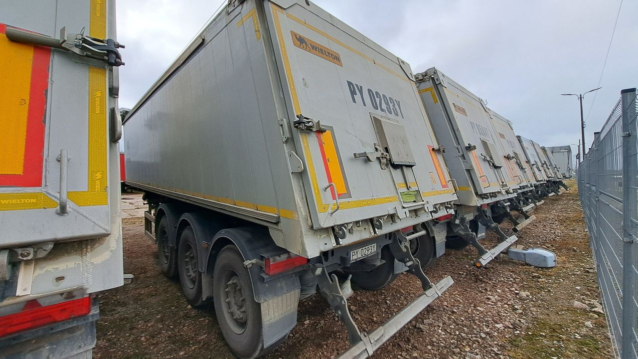WIELTON NW-3 / weight 6.2 t / capacity 38m3 / Electrically folded roof / Teflon / 20 units, 2022 - Kippiauto puoliperävaunu: kuva WIELTON NW-3 / weight 6.2 t / capacity 38m3 / Electrically folded roof / Teflon / 20 units, 2022 - Kippiauto puoliperävaunu WIELTON NW-3 / weight 6.2 t / capacity 38m3 / Electrically folded roof / Teflon / 20 units, 2022 - Kippiauto puoliperävaunu: kuva WIELTON NW-3 / weight 6.2 t / capacity 38m3 / Electrically folded roof / Teflon / 20 units, 2022 - Kippiauto puoliperävaunu