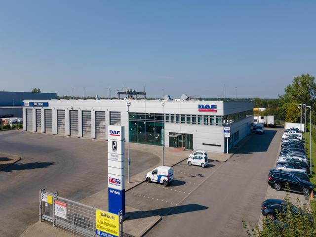 DAF XB 290 FA 16 to. Curtainsider LBW 1.5 AHK - Pressukapelli kuorma-auto: kuva DAF XB 290 FA 16 to. Curtainsider LBW 1.5 AHK - Pressukapelli kuorma-auto DAF XB 290 FA 16 to. Curtainsider LBW 1.5 AHK - Pressukapelli kuorma-auto: kuva DAF XB 290 FA 16 to. Curtainsider LBW 1.5 AHK - Pressukapelli kuorma-auto