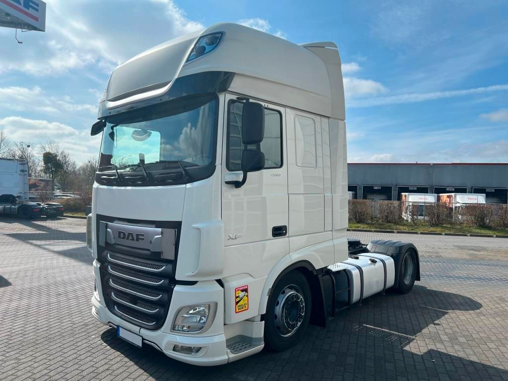 DAF XF 480 FT SSC Low Deck TraXon Intarder 2 x Tank - Vetopöytäauto: kuva DAF XF 480 FT SSC Low Deck TraXon Intarder 2 x Tank - Vetopöytäauto DAF XF 480 FT SSC Low Deck TraXon Intarder 2 x Tank - Vetopöytäauto: kuva DAF XF 480 FT SSC Low Deck TraXon Intarder 2 x Tank - Vetopöytäauto