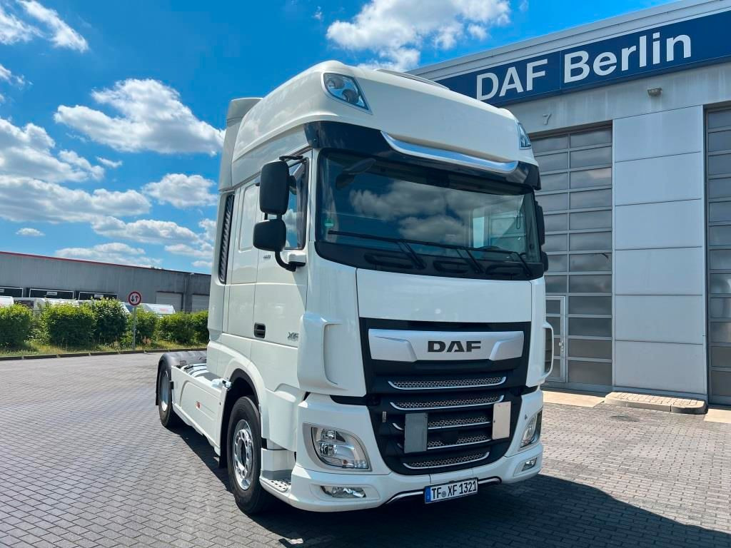 DAF XF 480 FT SSC Retarder Standklima 2x Tank 1185 L - Vetopöytäauto: kuva DAF XF 480 FT SSC Retarder Standklima 2x Tank 1185 L - Vetopöytäauto DAF XF 480 FT SSC Retarder Standklima 2x Tank 1185 L - Vetopöytäauto: kuva DAF XF 480 FT SSC Retarder Standklima 2x Tank 1185 L - Vetopöytäauto
