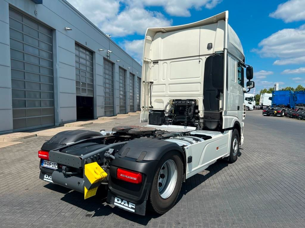 DAF XF 480 FT SSC Retarder Standklima 2x Tank 1185 L - Vetopöytäauto: kuva DAF XF 480 FT SSC Retarder Standklima 2x Tank 1185 L - Vetopöytäauto DAF XF 480 FT SSC Retarder Standklima 2x Tank 1185 L - Vetopöytäauto: kuva DAF XF 480 FT SSC Retarder Standklima 2x Tank 1185 L - Vetopöytäauto