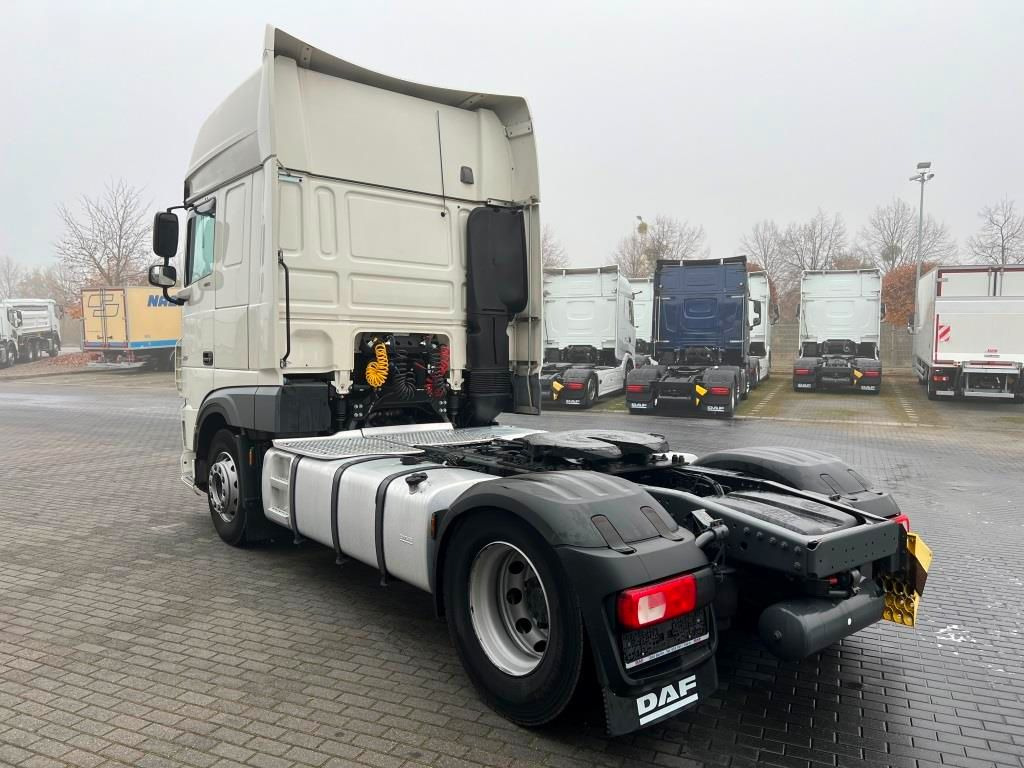 DAF XF 480 FT SSC Retarder Standklima 2xTank 1.185L - Vetopöytäauto: kuva DAF XF 480 FT SSC Retarder Standklima 2xTank 1.185L - Vetopöytäauto DAF XF 480 FT SSC Retarder Standklima 2xTank 1.185L - Vetopöytäauto: kuva DAF XF 480 FT SSC Retarder Standklima 2xTank 1.185L - Vetopöytäauto