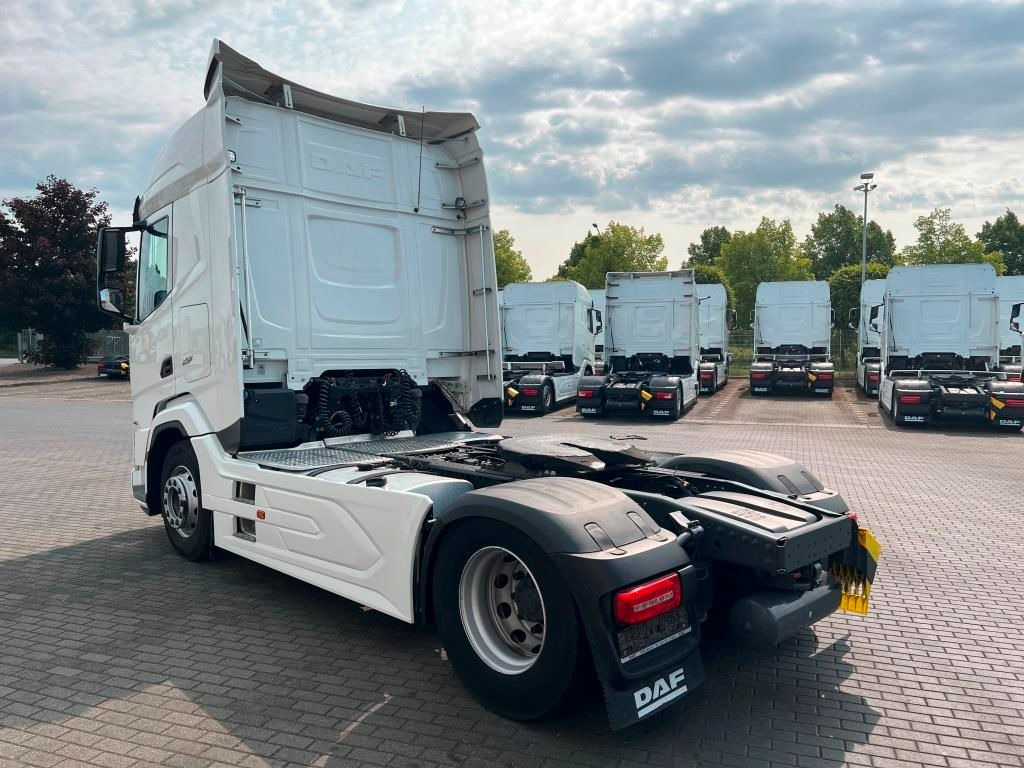 DAF XFn 480 FT Intarder 2xTank 1.105 L Vollspoiler - Vetopöytäauto: kuva DAF XFn 480 FT Intarder 2xTank 1.105 L Vollspoiler - Vetopöytäauto DAF XFn 480 FT Intarder 2xTank 1.105 L Vollspoiler - Vetopöytäauto: kuva DAF XFn 480 FT Intarder 2xTank 1.105 L Vollspoiler - Vetopöytäauto