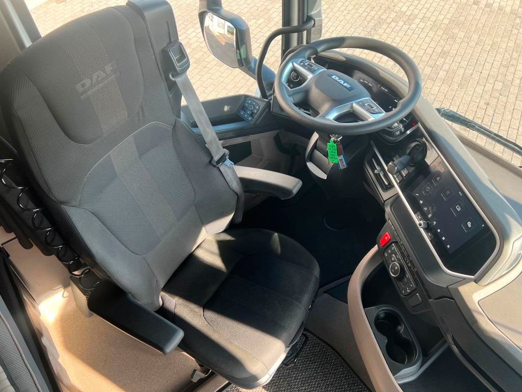 DAF XG 480 FT TraXon ZF-Intarder 2x Tank 1.195 Liter - Vetopöytäauto: kuva DAF XG 480 FT TraXon ZF-Intarder 2x Tank 1.195 Liter - Vetopöytäauto DAF XG 480 FT TraXon ZF-Intarder 2x Tank 1.195 Liter - Vetopöytäauto: kuva DAF XG 480 FT TraXon ZF-Intarder 2x Tank 1.195 Liter - Vetopöytäauto