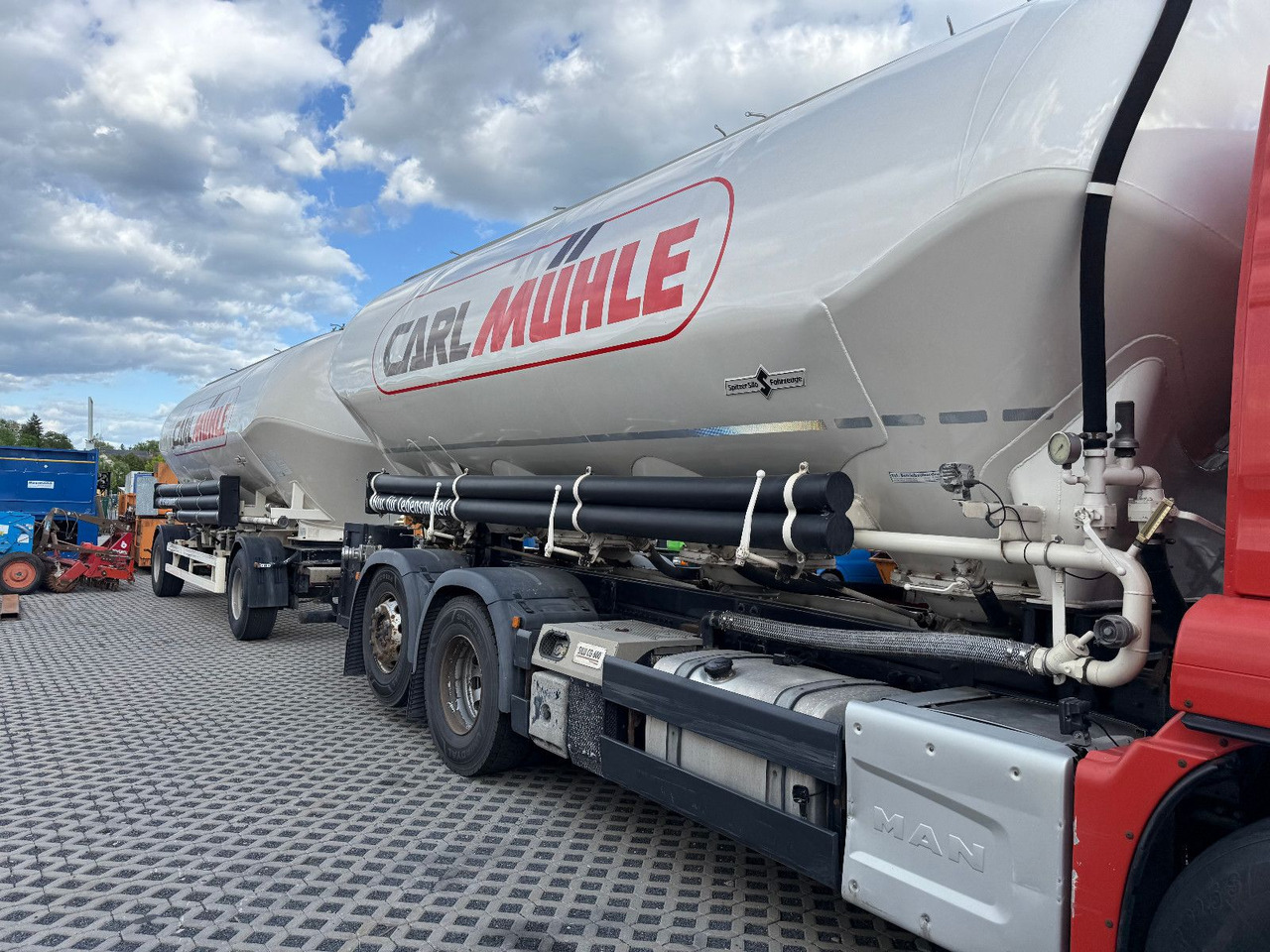 MAN TGS 26,440 Silo 31m³ Getreide Staub Rieselgüter - Puhtaanpitoauto: kuva MAN TGS 26,440 Silo 31m³ Getreide Staub Rieselgüter - Puhtaanpitoauto MAN TGS 26,440 Silo 31m³ Getreide Staub Rieselgüter - Puhtaanpitoauto: kuva MAN TGS 26,440 Silo 31m³ Getreide Staub Rieselgüter - Puhtaanpitoauto