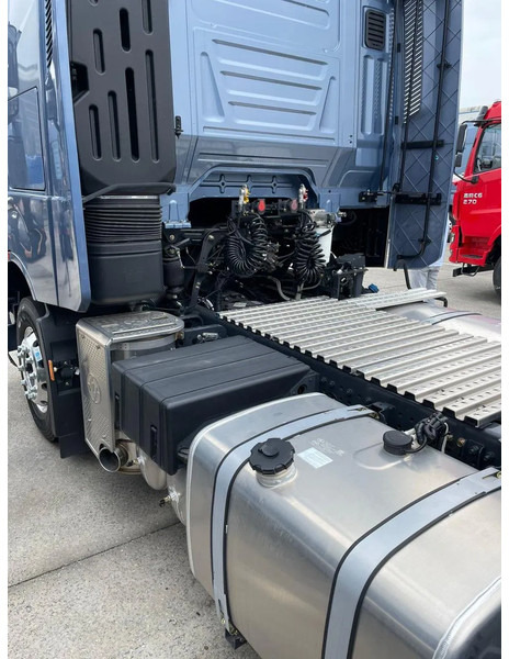 Iveco Engine Hongyan Genlyon NEW 150 Units 4X2 H6 Tractorhead Production 2023 ZF Gearbox - Vetopöytäauto: kuva Iveco Engine Hongyan Genlyon NEW 150 Units 4X2 H6 Tractorhead Production 2023 ZF Gearbox - Vetopöytäauto Iveco Engine Hongyan Genlyon NEW 150 Units 4X2 H6 Tractorhead Production 2023 ZF Gearbox - Vetopöytäauto: kuva Iveco Engine Hongyan Genlyon NEW 150 Units 4X2 H6 Tractorhead Production 2023 ZF Gearbox - Vetopöytäauto
