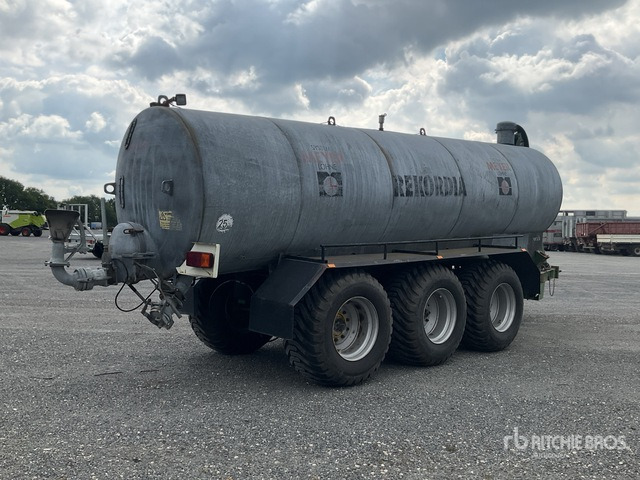 1987 Meyer-Lohne VW 18000 Tri/A Liquid Manure Spreader - Lietevaunu: kuva 1987 Meyer-Lohne VW 18000 Tri/A Liquid Manure Spreader - Lietevaunu 1987 Meyer-Lohne VW 18000 Tri/A Liquid Manure Spreader - Lietevaunu: kuva 1987 Meyer-Lohne VW 18000 Tri/A Liquid Manure Spreader - Lietevaunu