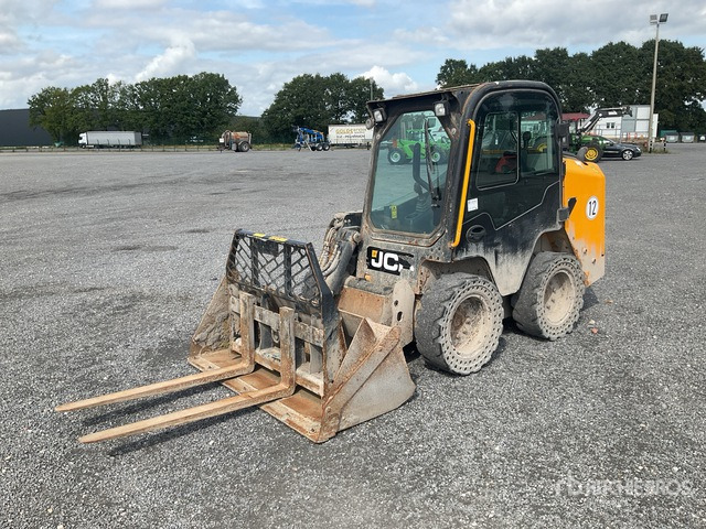 2019 JCB 215 T4 Compact Skid Steer Loader - Liukuohjattu kuormaaja: kuva 2019 JCB 215 T4 Compact Skid Steer Loader - Liukuohjattu kuormaaja 2019 JCB 215 T4 Compact Skid Steer Loader - Liukuohjattu kuormaaja: kuva 2019 JCB 215 T4 Compact Skid Steer Loader - Liukuohjattu kuormaaja