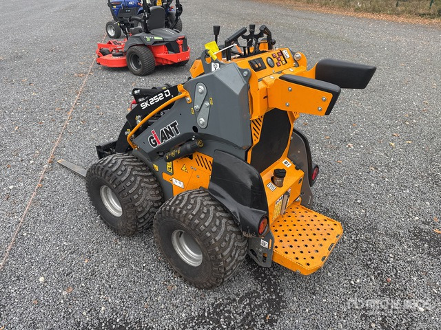 2022 Giant SK252D Wheel Loader - Liukuohjattu kuormaaja: kuva 2022 Giant SK252D Wheel Loader - Liukuohjattu kuormaaja 2022 Giant SK252D Wheel Loader - Liukuohjattu kuormaaja: kuva 2022 Giant SK252D Wheel Loader - Liukuohjattu kuormaaja