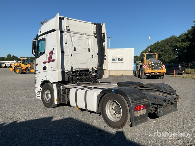 2015 Mercedes-Benz Actros 1845LS 4x2 S/A S/A Sleeper Truck Tractor - Vetopöytäauto: kuva 2015 Mercedes-Benz Actros 1845LS 4x2 S/A S/A Sleeper Truck Tractor - Vetopöytäauto 2015 Mercedes-Benz Actros 1845LS 4x2 S/A S/A Sleeper Truck Tractor - Vetopöytäauto: kuva 2015 Mercedes-Benz Actros 1845LS 4x2 S/A S/A Sleeper Truck Tractor - Vetopöytäauto