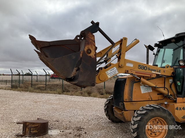 1998 Case 580SLE 4x4 Backhoe Loader - Kaivuri-trukki: kuva 1998 Case 580SLE 4x4 Backhoe Loader - Kaivuri-trukki 1998 Case 580SLE 4x4 Backhoe Loader - Kaivuri-trukki: kuva 1998 Case 580SLE 4x4 Backhoe Loader - Kaivuri-trukki