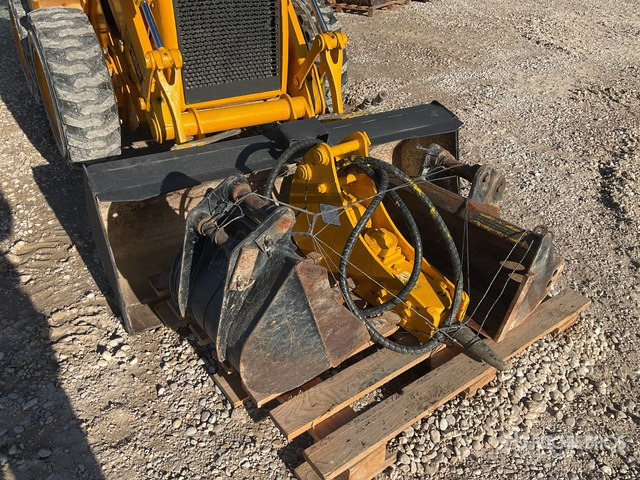 2003 JCB 1CX Backhoe Loader - Kaivuri-trukki: kuva 2003 JCB 1CX Backhoe Loader - Kaivuri-trukki 2003 JCB 1CX Backhoe Loader - Kaivuri-trukki: kuva 2003 JCB 1CX Backhoe Loader - Kaivuri-trukki