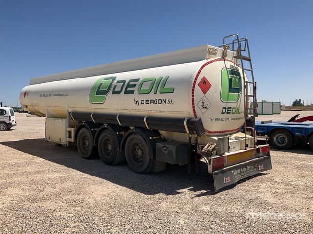 2004 ROS ROCA SC3 Tri/A Tanker Trailer - Säiliöpuoliperävaunu: kuva 2004 ROS ROCA SC3 Tri/A Tanker Trailer - Säiliöpuoliperävaunu 2004 ROS ROCA SC3 Tri/A Tanker Trailer - Säiliöpuoliperävaunu: kuva 2004 ROS ROCA SC3 Tri/A Tanker Trailer - Säiliöpuoliperävaunu