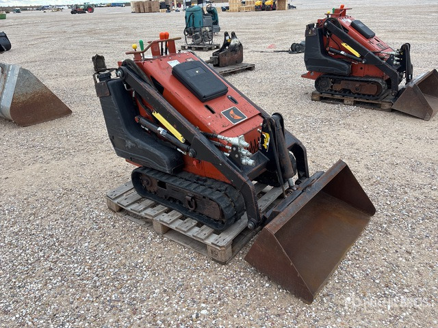 2006 Ditch Witch SK350 Compact Track Loader - Liukuohjattu telakuormaaja: kuva 2006 Ditch Witch SK350 Compact Track Loader - Liukuohjattu telakuormaaja 2006 Ditch Witch SK350 Compact Track Loader - Liukuohjattu telakuormaaja: kuva 2006 Ditch Witch SK350 Compact Track Loader - Liukuohjattu telakuormaaja