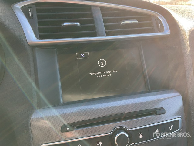 2015 Citroen C4 Blue Hdi Automobile - Henkilöauto: kuva 2015 Citroen C4 Blue Hdi Automobile - Henkilöauto 2015 Citroen C4 Blue Hdi Automobile - Henkilöauto: kuva 2015 Citroen C4 Blue Hdi Automobile - Henkilöauto