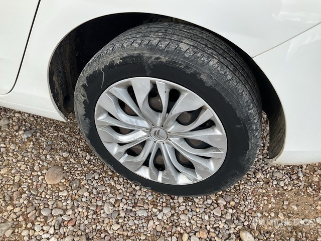 2015 Citroen C4 BlueHDI Automobile - Henkilöauto: kuva 2015 Citroen C4 BlueHDI Automobile - Henkilöauto 2015 Citroen C4 BlueHDI Automobile - Henkilöauto: kuva 2015 Citroen C4 BlueHDI Automobile - Henkilöauto