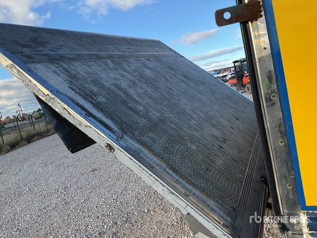 2018 Mitsubishi Fuso Canter 7C15 Hybrid 4x2 Van Truck - Umpikori kuorma-auto: kuva 2018 Mitsubishi Fuso Canter 7C15 Hybrid 4x2 Van Truck - Umpikori kuorma-auto 2018 Mitsubishi Fuso Canter 7C15 Hybrid 4x2 Van Truck - Umpikori kuorma-auto: kuva 2018 Mitsubishi Fuso Canter 7C15 Hybrid 4x2 Van Truck - Umpikori kuorma-auto