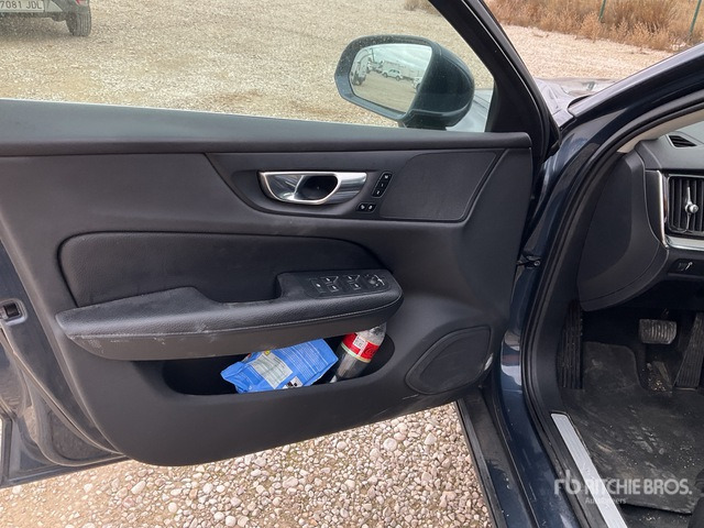 2021 Volvo V60 SUV - Maasturi/ Katumaasturi: kuva 2021 Volvo V60 SUV - Maasturi/ Katumaasturi 2021 Volvo V60 SUV - Maasturi/ Katumaasturi: kuva 2021 Volvo V60 SUV - Maasturi/ Katumaasturi