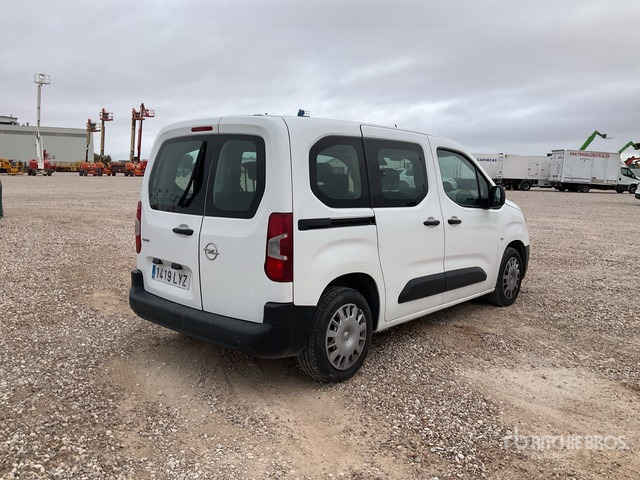 2022 Opel Combo Passenger Van - Minibussi, Pikkubussi: kuva 2022 Opel Combo Passenger Van - Minibussi, Pikkubussi 2022 Opel Combo Passenger Van - Minibussi, Pikkubussi: kuva 2022 Opel Combo Passenger Van - Minibussi, Pikkubussi
