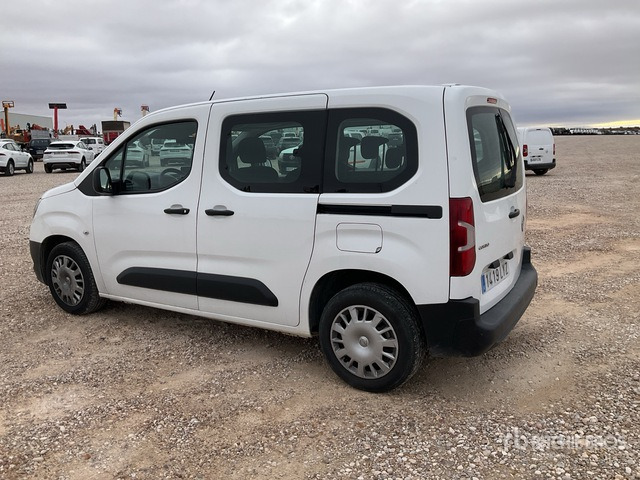 2022 Opel Combo Passenger Van - Minibussi, Pikkubussi: kuva 2022 Opel Combo Passenger Van - Minibussi, Pikkubussi 2022 Opel Combo Passenger Van - Minibussi, Pikkubussi: kuva 2022 Opel Combo Passenger Van - Minibussi, Pikkubussi