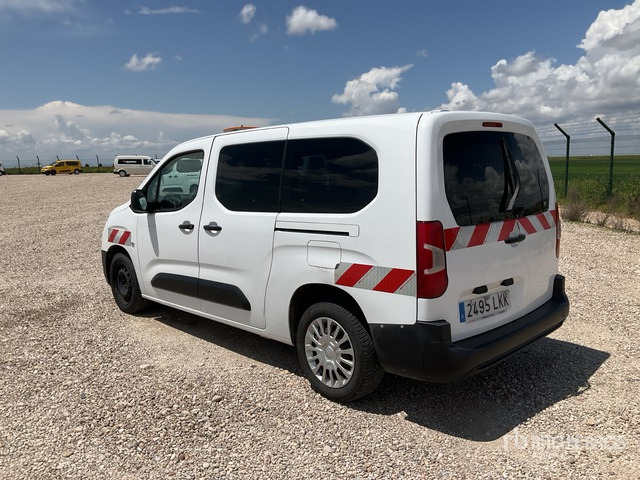 2020 Toyota Proace City Verso 5 Passenger Van - Tavara-auto: kuva 2020 Toyota Proace City Verso 5 Passenger Van - Tavara-auto 2020 Toyota Proace City Verso 5 Passenger Van - Tavara-auto: kuva 2020 Toyota Proace City Verso 5 Passenger Van - Tavara-auto