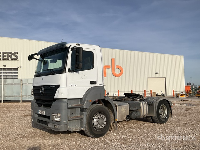 2008 Mercedes Benz Axor 1843LS 4x2 S/A Day Cab Truck Tractor - Vetopöytäauto: kuva 2008 Mercedes Benz Axor 1843LS 4x2 S/A Day Cab Truck Tractor - Vetopöytäauto 2008 Mercedes Benz Axor 1843LS 4x2 S/A Day Cab Truck Tractor - Vetopöytäauto: kuva 2008 Mercedes Benz Axor 1843LS 4x2 S/A Day Cab Truck Tractor - Vetopöytäauto