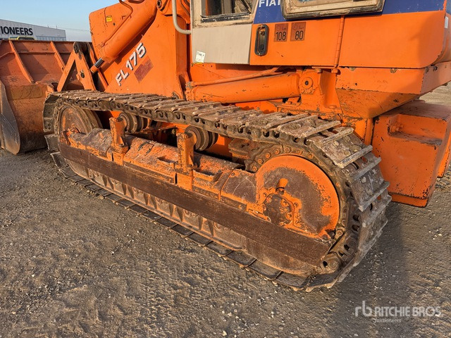 1996 Fiat-Hitachi FL175 Crawler Loader - Telakuormaaja: kuva 1996 Fiat-Hitachi FL175 Crawler Loader - Telakuormaaja 1996 Fiat-Hitachi FL175 Crawler Loader - Telakuormaaja: kuva 1996 Fiat-Hitachi FL175 Crawler Loader - Telakuormaaja