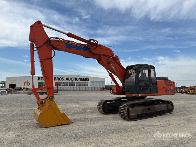 2000 Fiat-Hitachi EX235 Escavatore cingolato - Telakaivukone: kuva 2000 Fiat-Hitachi EX235 Escavatore cingolato - Telakaivukone 2000 Fiat-Hitachi EX235 Escavatore cingolato - Telakaivukone: kuva 2000 Fiat-Hitachi EX235 Escavatore cingolato - Telakaivukone