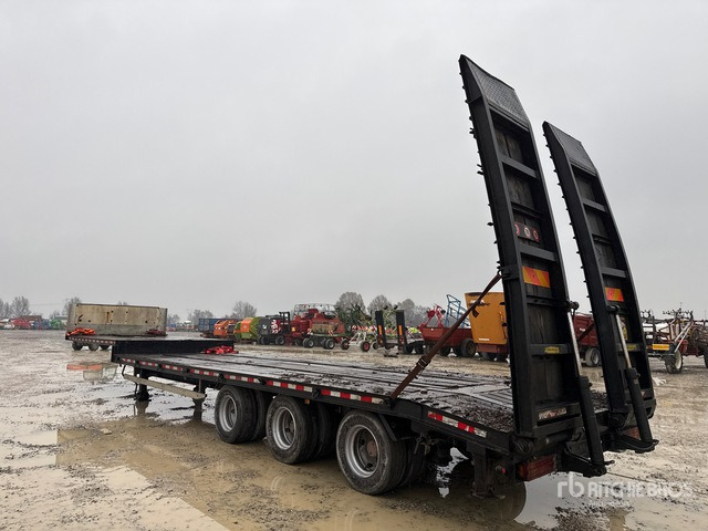 2002 General Trailers NCZ 36-324A Lowboy Trailer - Apuvaunu puoliperävaunu: kuva 2002 General Trailers NCZ 36-324A Lowboy Trailer - Apuvaunu puoliperävaunu 2002 General Trailers NCZ 36-324A Lowboy Trailer - Apuvaunu puoliperävaunu: kuva 2002 General Trailers NCZ 36-324A Lowboy Trailer - Apuvaunu puoliperävaunu