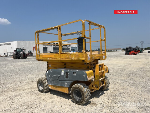 2006 Haulotte Compact 12RTE (Inoperable) Scissor Lift - Saksilava: kuva 2006 Haulotte Compact 12RTE (Inoperable) Scissor Lift - Saksilava 2006 Haulotte Compact 12RTE (Inoperable) Scissor Lift - Saksilava: kuva 2006 Haulotte Compact 12RTE (Inoperable) Scissor Lift - Saksilava