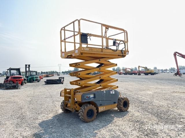 2007 Haulotte Compact 12RTE Electric Scissor Lift - Saksilava: kuva 2007 Haulotte Compact 12RTE Electric Scissor Lift - Saksilava 2007 Haulotte Compact 12RTE Electric Scissor Lift - Saksilava: kuva 2007 Haulotte Compact 12RTE Electric Scissor Lift - Saksilava