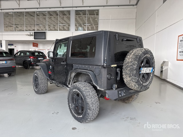 2009 Chrysler Jeep Wrangler Rubicon SUV Sport Utility Vehicle - Maasturi/ Katumaasturi: kuva 2009 Chrysler Jeep Wrangler Rubicon SUV Sport Utility Vehicle - Maasturi/ Katumaasturi 2009 Chrysler Jeep Wrangler Rubicon SUV Sport Utility Vehicle - Maasturi/ Katumaasturi: kuva 2009 Chrysler Jeep Wrangler Rubicon SUV Sport Utility Vehicle - Maasturi/ Katumaasturi