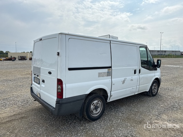 2010 Ford Transit 260-85 Autocarro frigorifero - Kylmäauto: kuva 2010 Ford Transit 260-85 Autocarro frigorifero - Kylmäauto 2010 Ford Transit 260-85 Autocarro frigorifero - Kylmäauto: kuva 2010 Ford Transit 260-85 Autocarro frigorifero - Kylmäauto