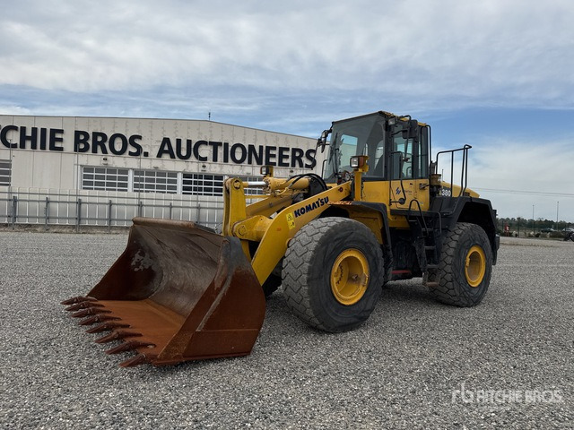 2010 Komatsu WA380 6 Pala gommata - Pyöräkuormaaja: kuva 2010 Komatsu WA380 6 Pala gommata - Pyöräkuormaaja 2010 Komatsu WA380 6 Pala gommata - Pyöräkuormaaja: kuva 2010 Komatsu WA380 6 Pala gommata - Pyöräkuormaaja