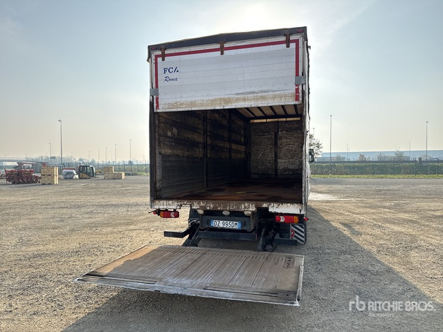 2010 Volvo FL290 4x2 Curtain Side Truck - Pressukapelli kuorma-auto: kuva 2010 Volvo FL290 4x2 Curtain Side Truck - Pressukapelli kuorma-auto 2010 Volvo FL290 4x2 Curtain Side Truck - Pressukapelli kuorma-auto: kuva 2010 Volvo FL290 4x2 Curtain Side Truck - Pressukapelli kuorma-auto